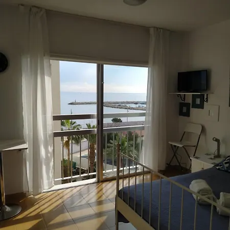 Mikis's Seagate Aprt. Larnaca