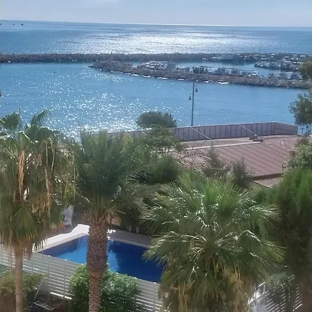 Mikis's Seagate Aprt. Ларнака