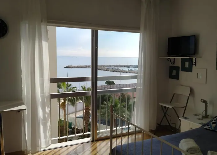 Mikis's Seagate Aprt. Larnaca