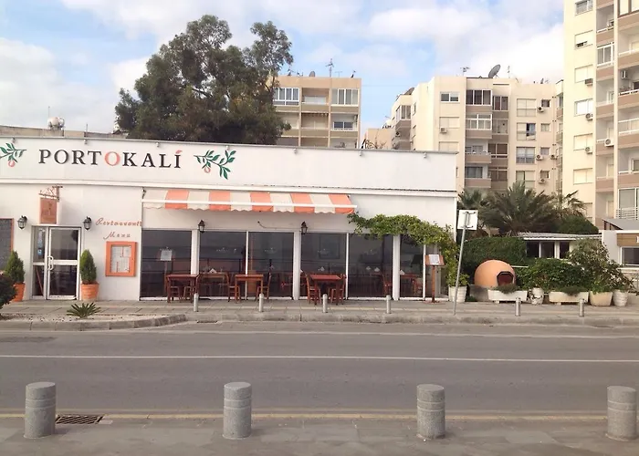 Mikis's Seagate Aprt. Larnaca