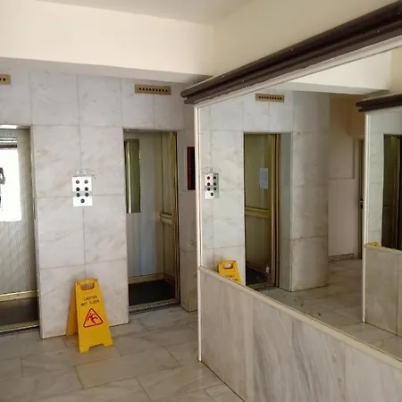 Mikis's Seagate Aprt. Апартаменты